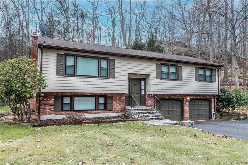 Property Photo:  78 Longfellow Road  CT 06484 