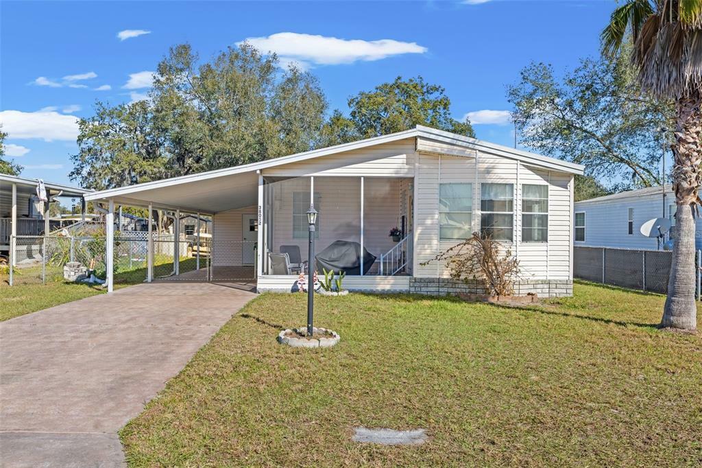 Property Photo:  38052 Lawanda Loop  FL 33542 