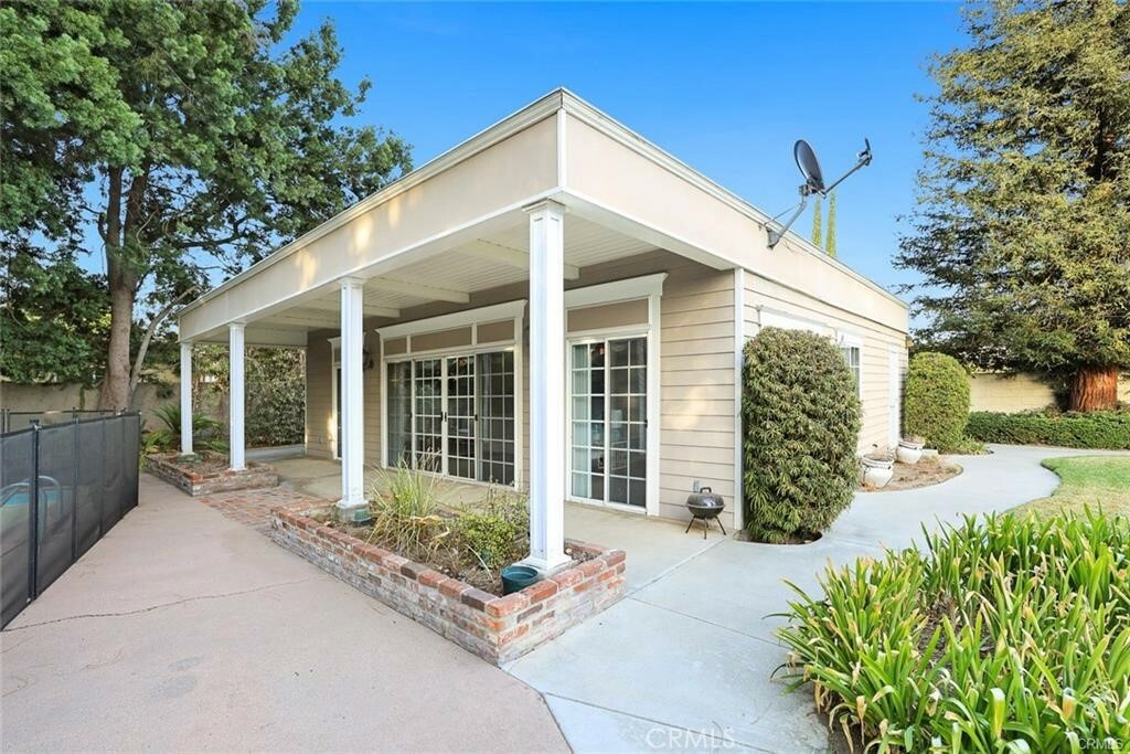 Property Photo:  21 E Camino Real Avenue  CA 91006 