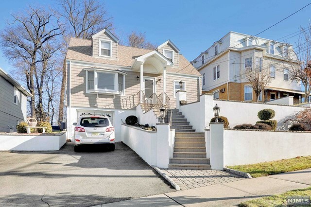 Property Photo:  25 Linden Avenue  NJ 07032 