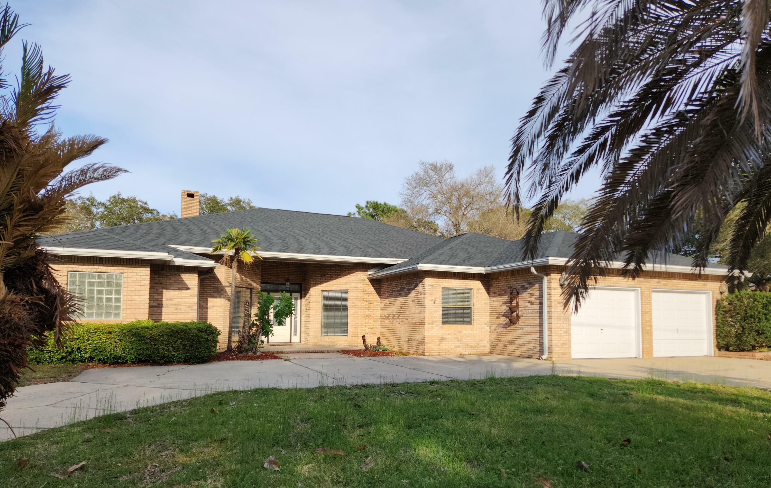 Property Photo:  190 Country Club Road  FL 32579 