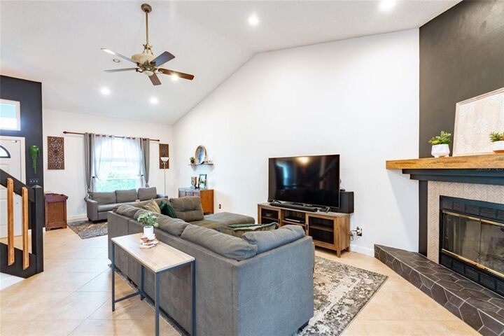Property Photo:  12411 Pathway Court  FL 33569 