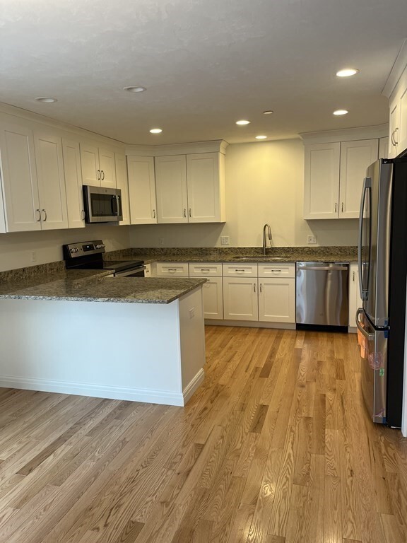 Property Photo: 168 Lowell St 7 MA 01887