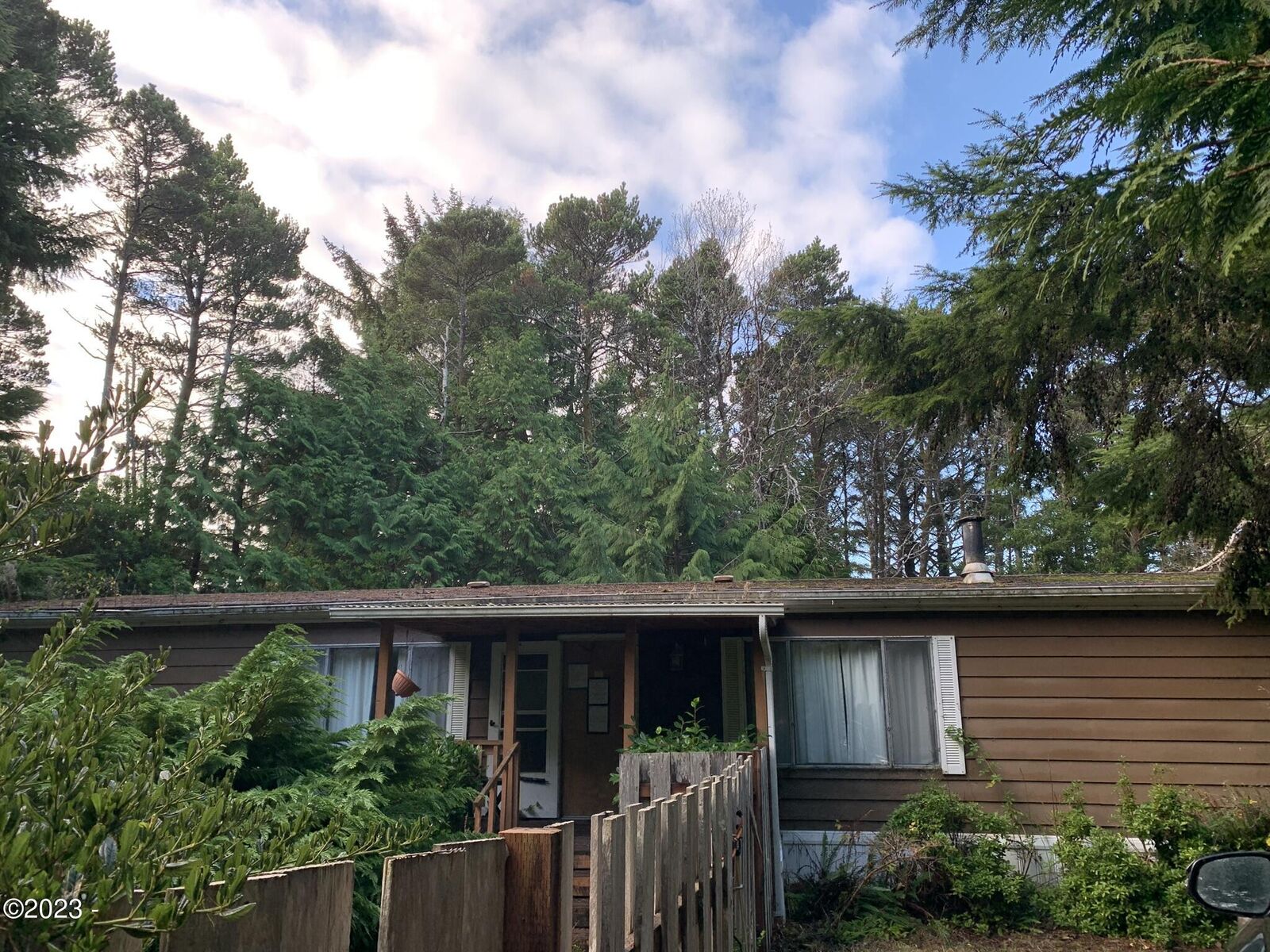 Property Photo:  5835 NE Tunahaff Avenue  OR 97498 
