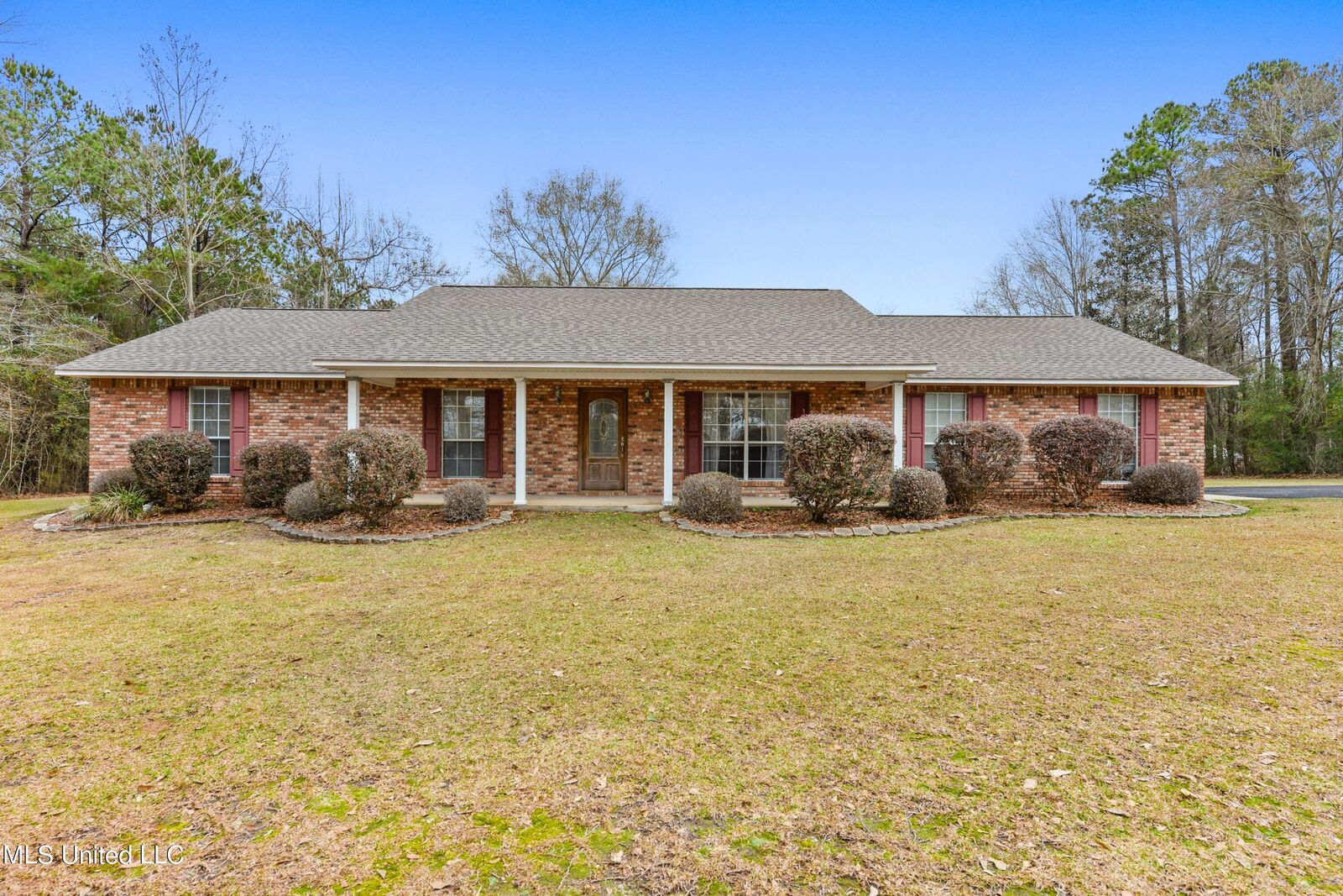 Property Photo: 1661 Walton Avenue MS 39577