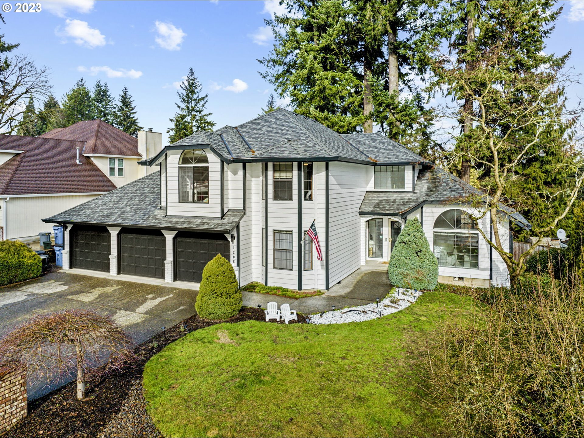 Property Photo: 1208 NW 86th Cir WA 98665