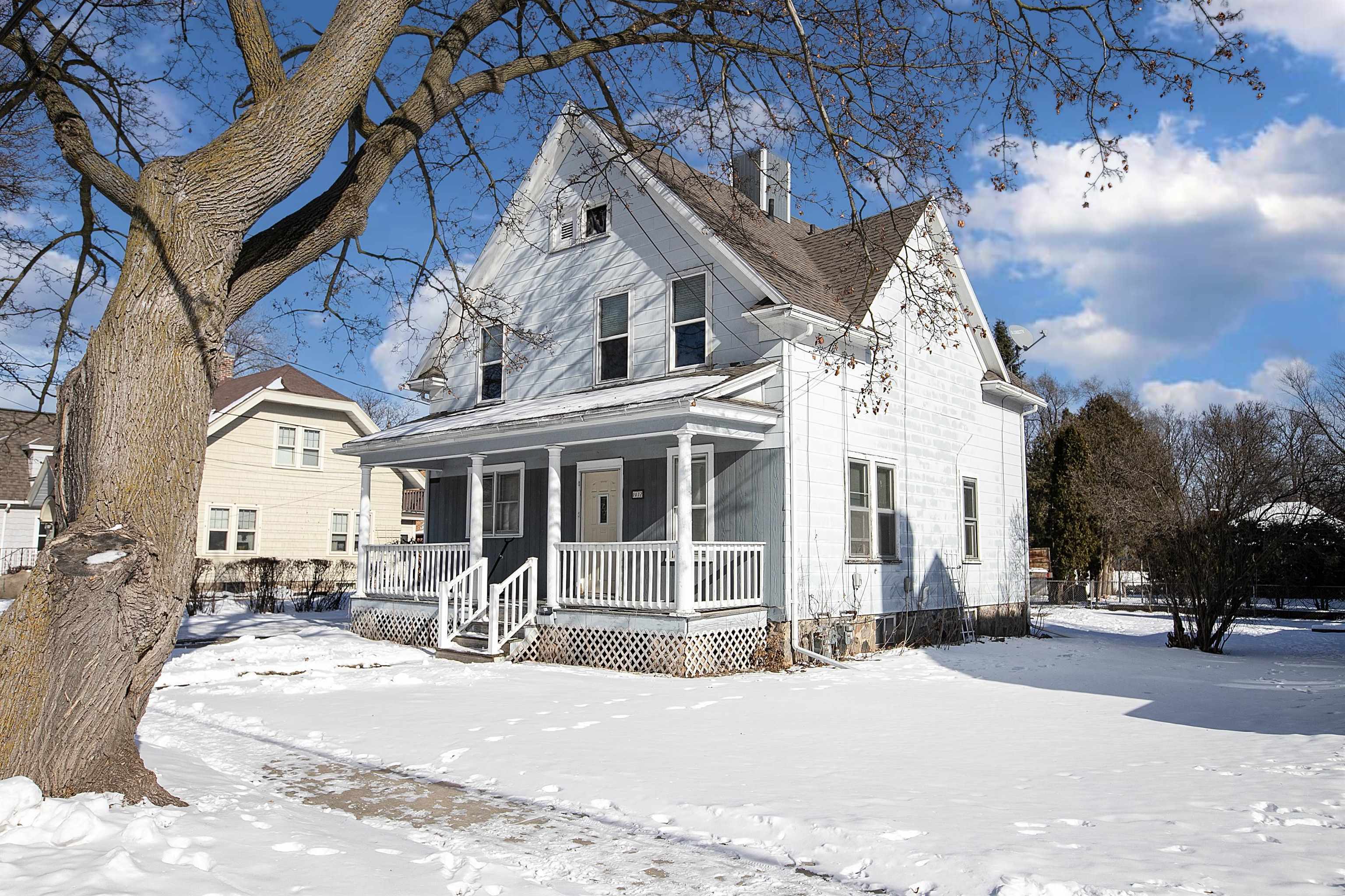 Property Photo:  1412 N Durkee Street  WI 54911 