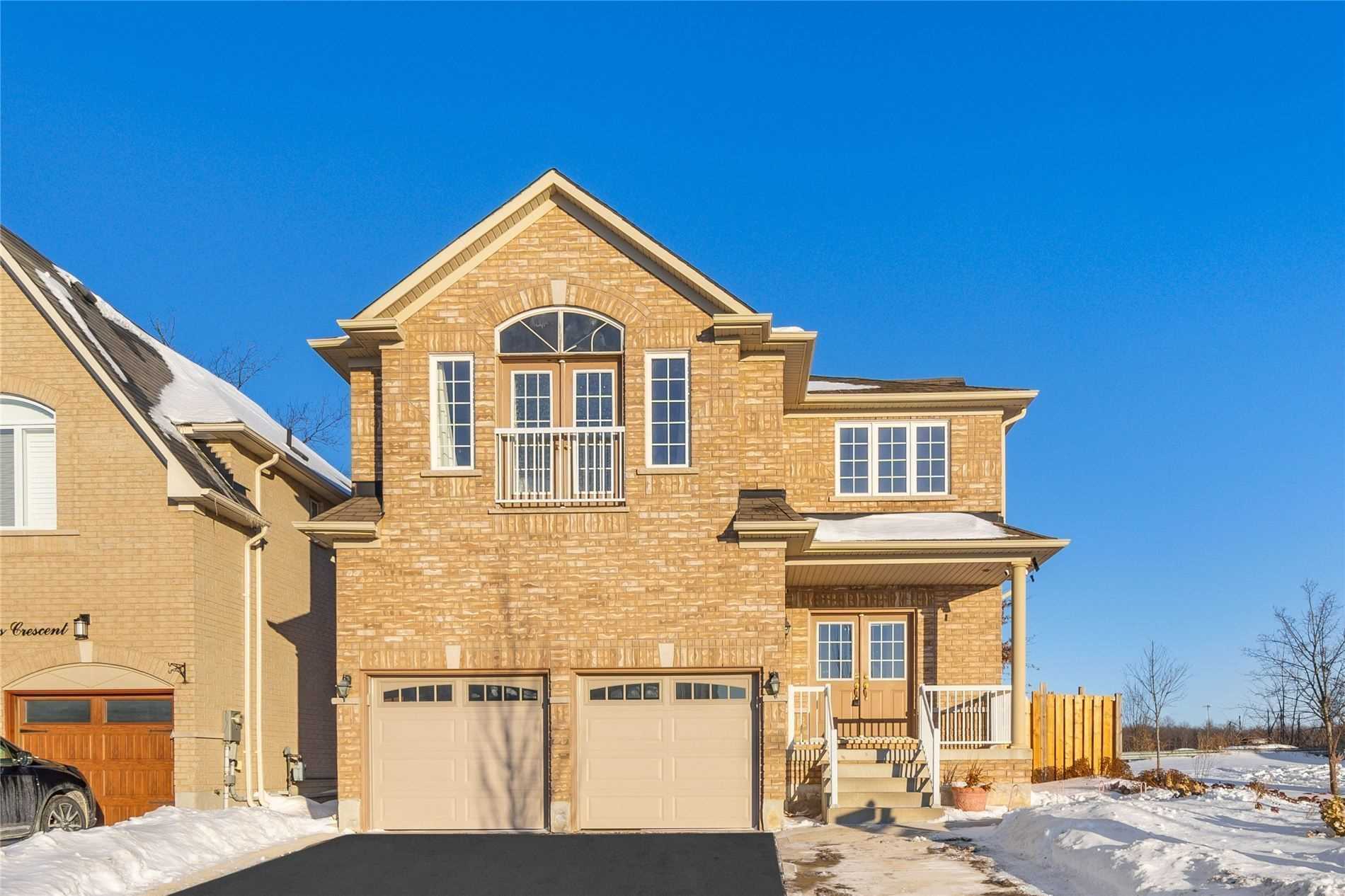 90 Versailles Cres  Barrie ON L4M0B7 photo