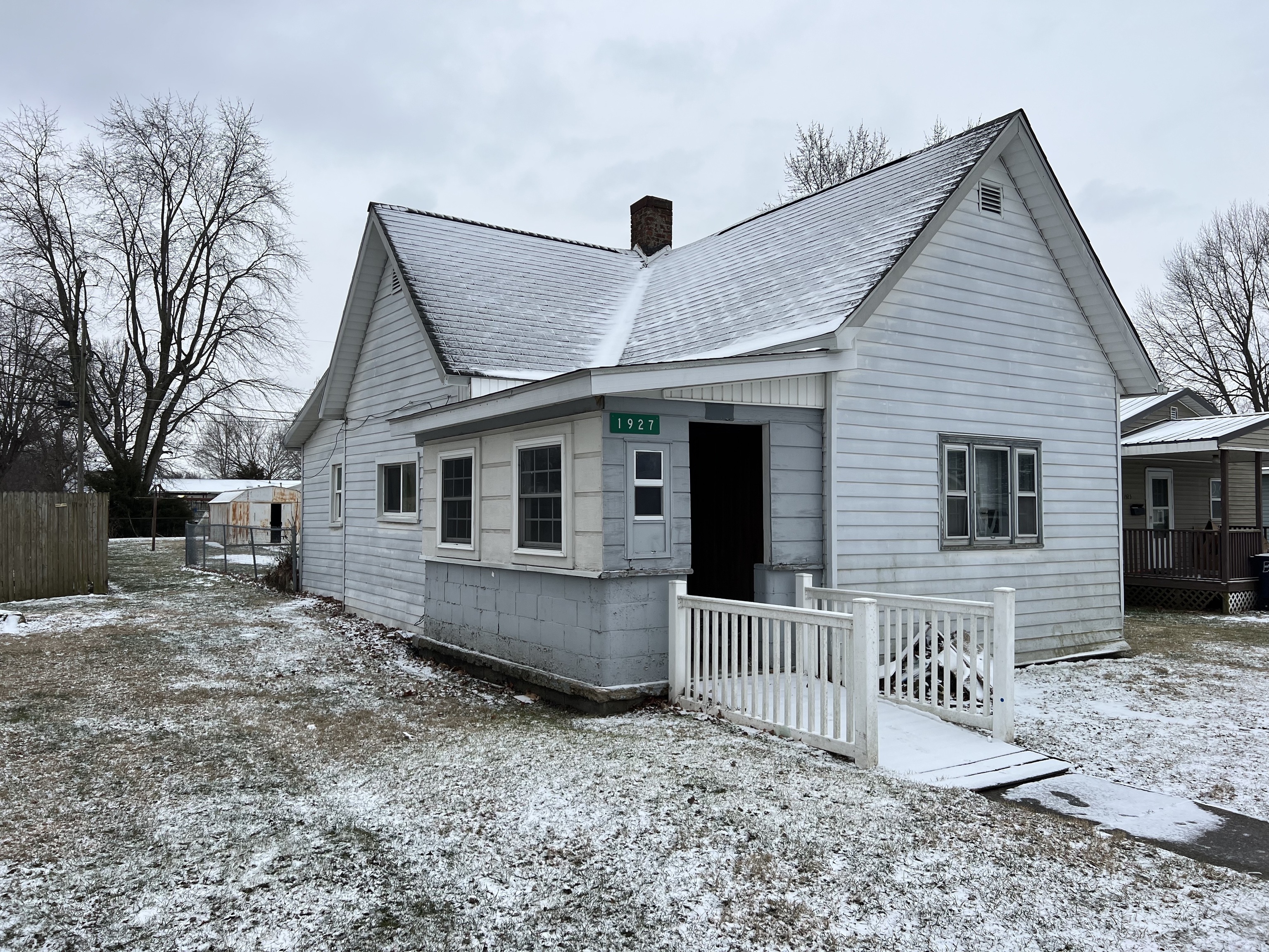 Property Photo:  1927 S M Street  IN 46036 