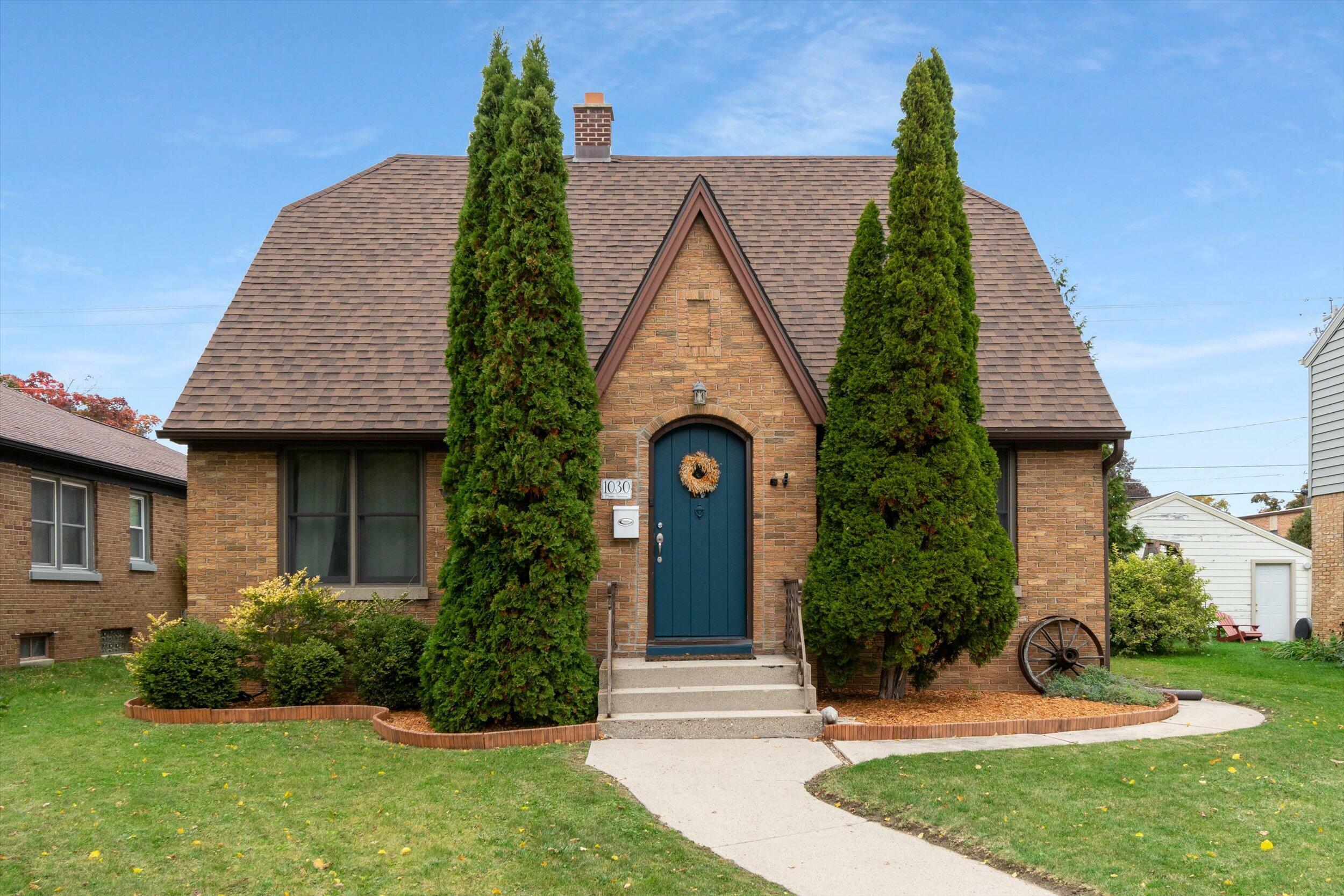 Property Photo: 1030 Main Ave WI 53083