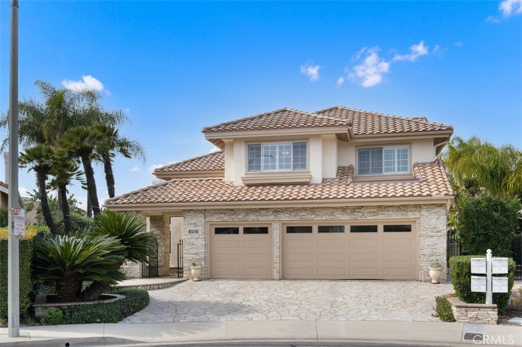 Property Photo:  2722 N Longhurst Street  CA 92867 