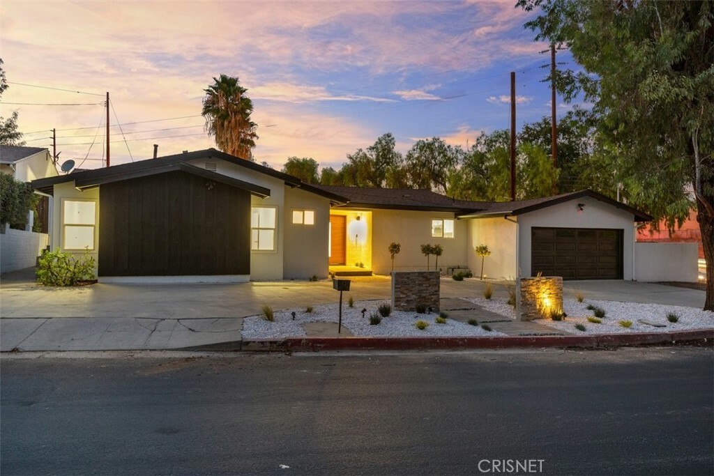 Property Photo:  5115 Rigoletto Street  CA 91364 