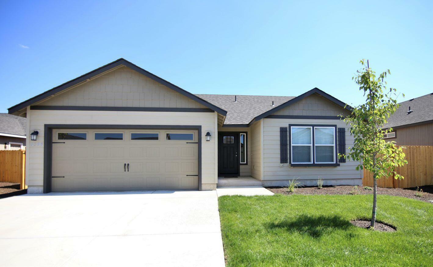 Property Photo:  1558 NW Varnish Place Lot #108  OR 97756 