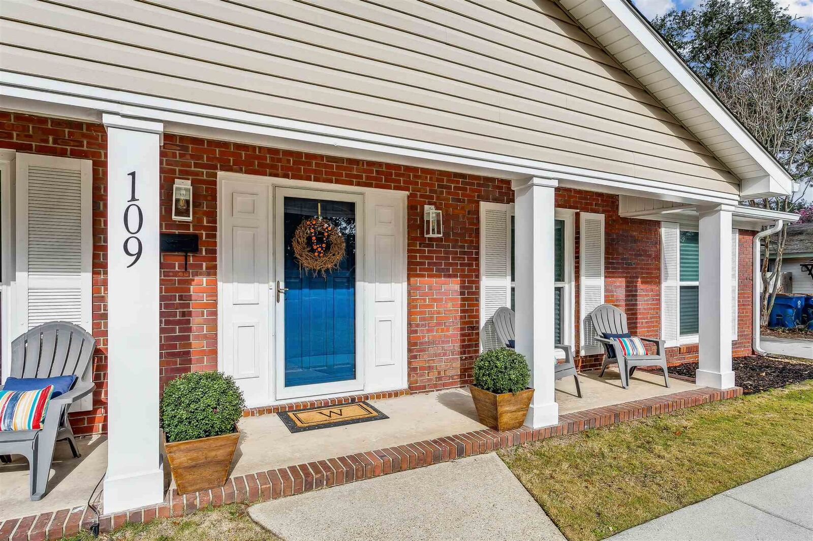 Property Photo: 109 Florida Ave FL 32561