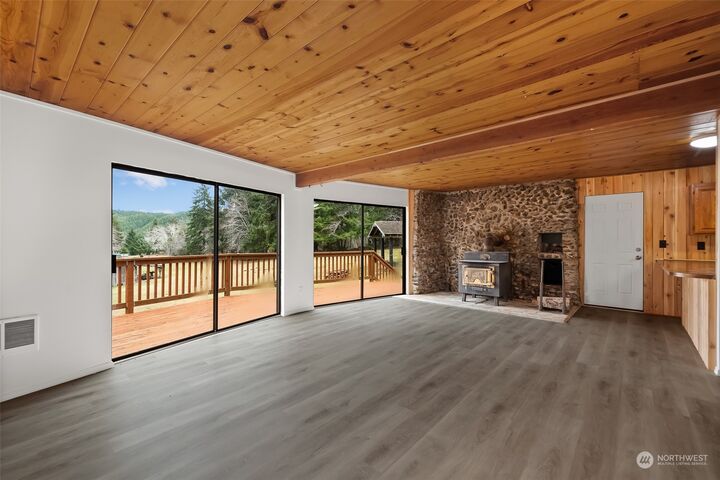 Property Photo:  153 Lund Road  WA 98537 