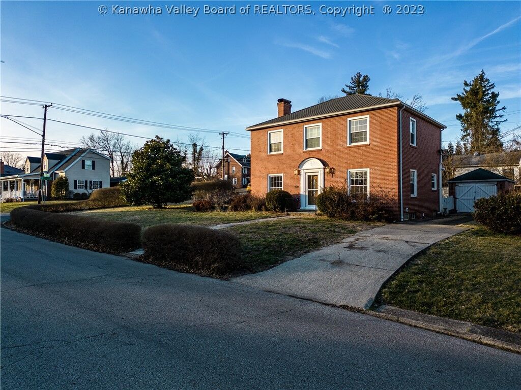 Property Photo: 1802 Wiltshire Boulevard WV 25701