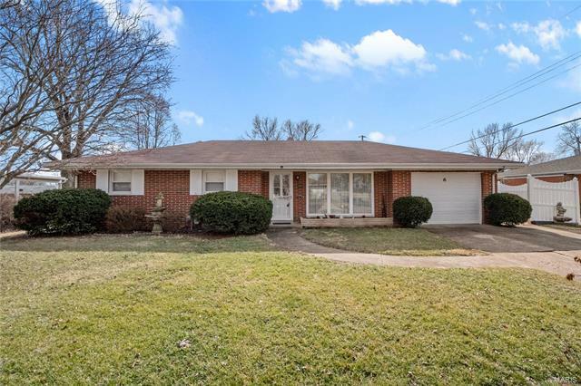 Property Photo: 6 Stratford Way IL 62226