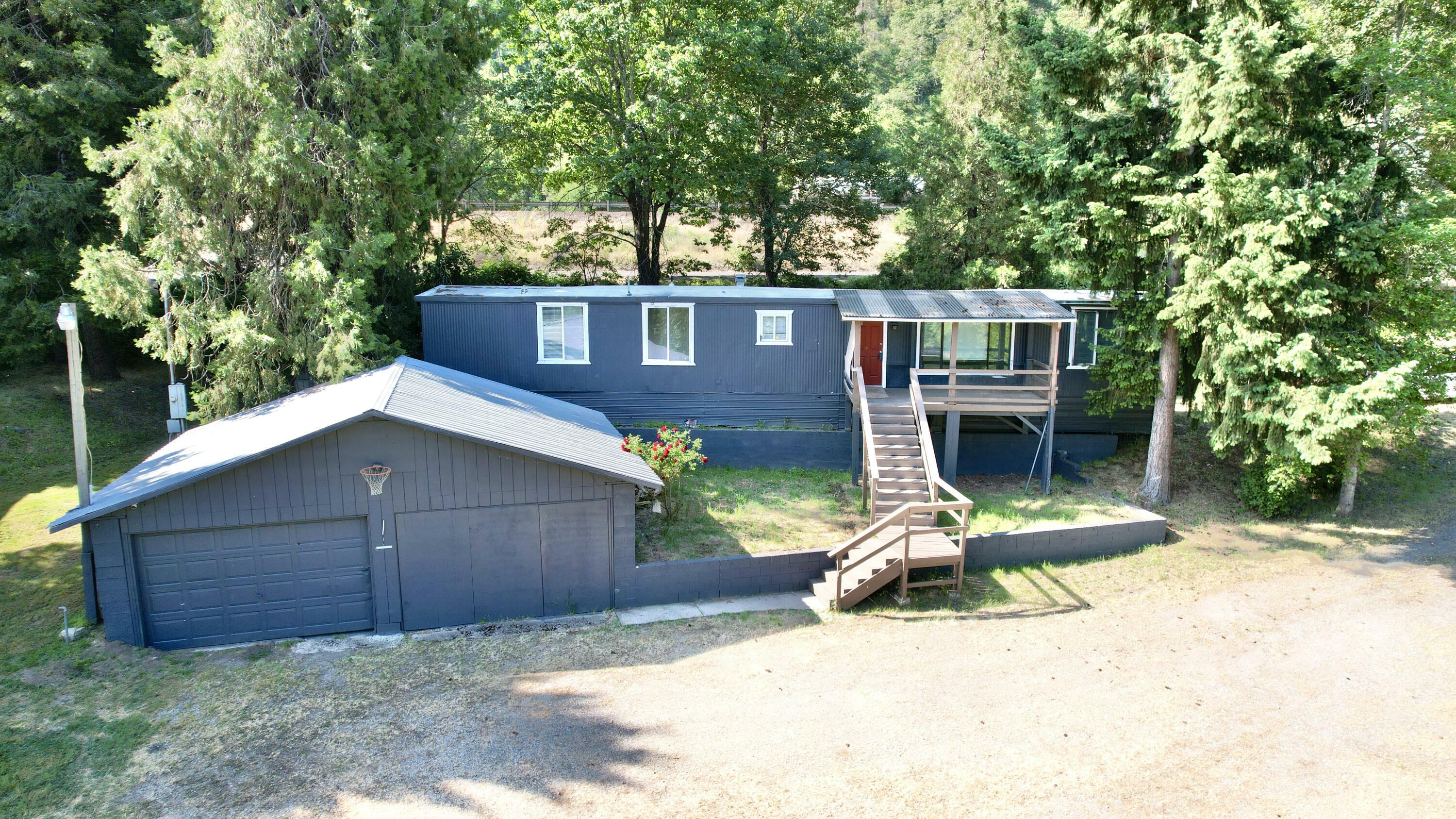 Property Photo:  2550 Lampman Road  OR 97525 