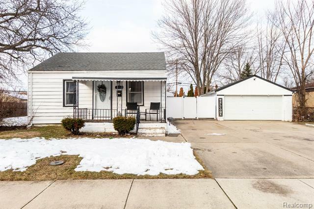 Property Photo:  19605 Parkside Street  MI 48080 