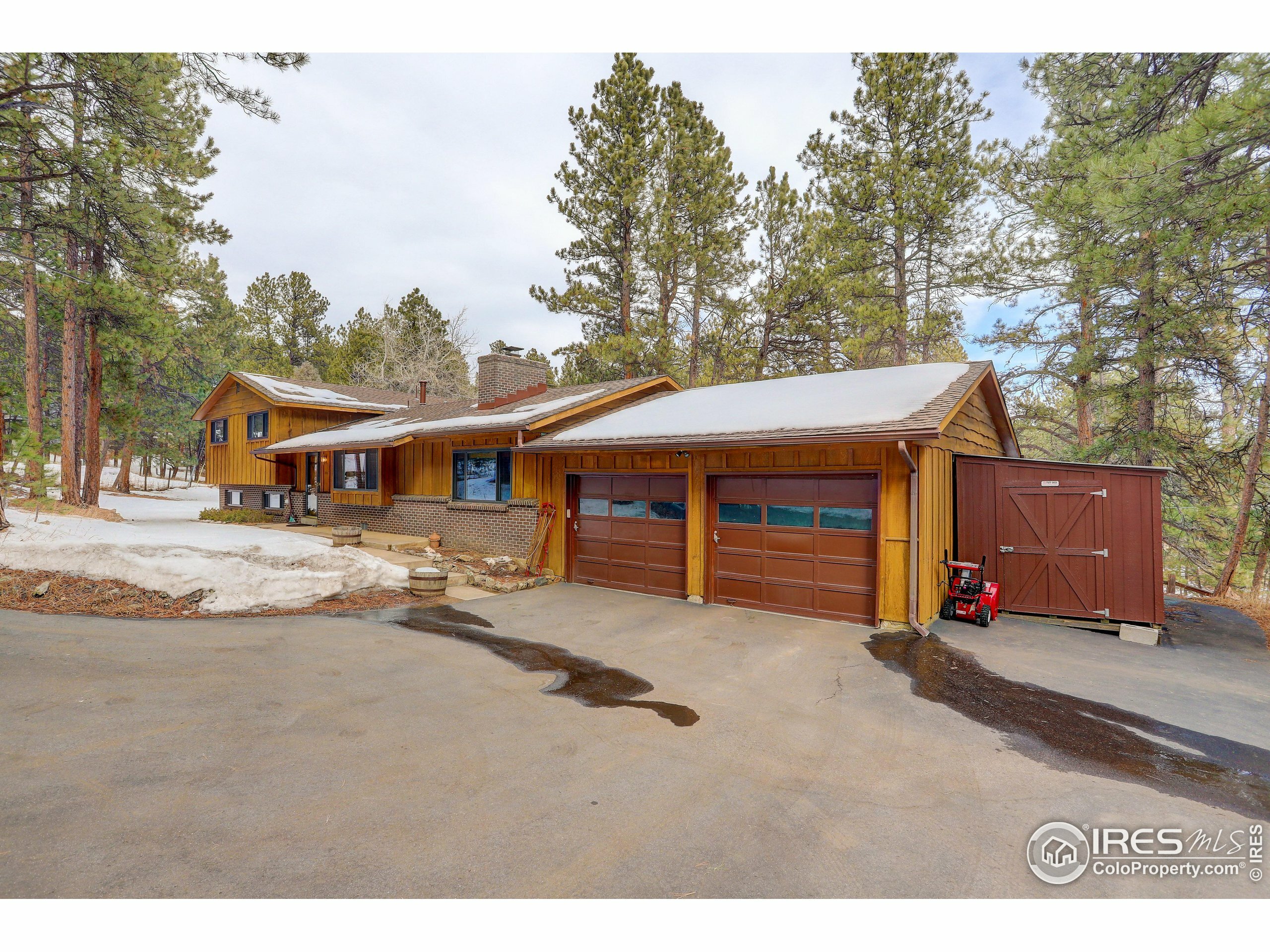 Property Photo:  5176 Knotty Pine Ln  CO 80439 