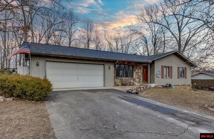 69 Berkshire Circle  Mountain Home AR 72653 photo