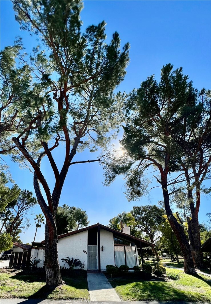 Property Photo: 1461 Seven Hills Drive CA 92545