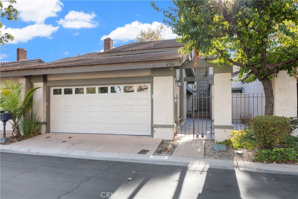 Property Photo: 6584 E Paseo Diego CA 92807