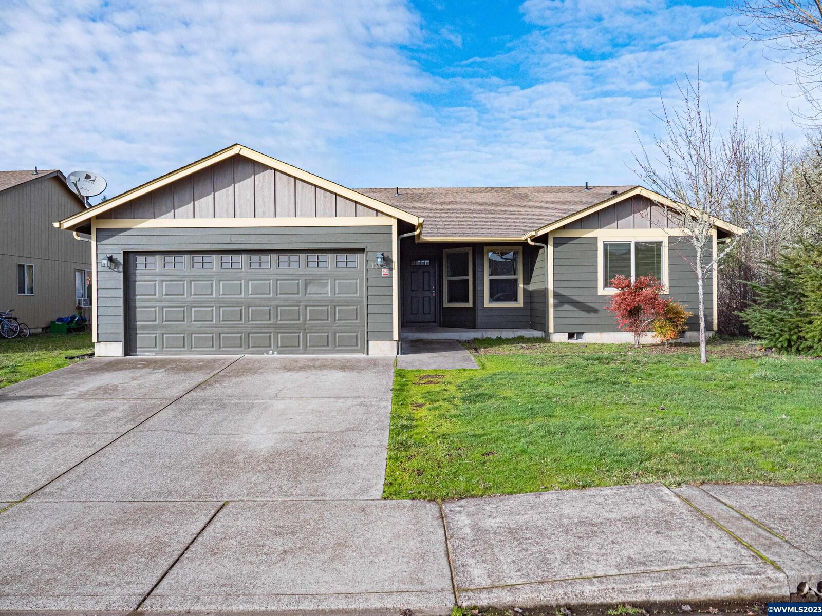 Property Photo:  1286  40th Av  OR 97386 