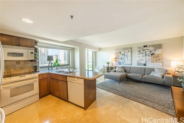 Property Photo:  2045 Kalakaua Avenue 1106  HI 96815 