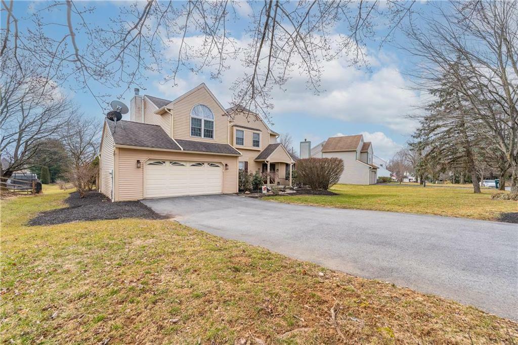 5320 Townsquare Drive  Lower Macungie Twp PA 18062 photo