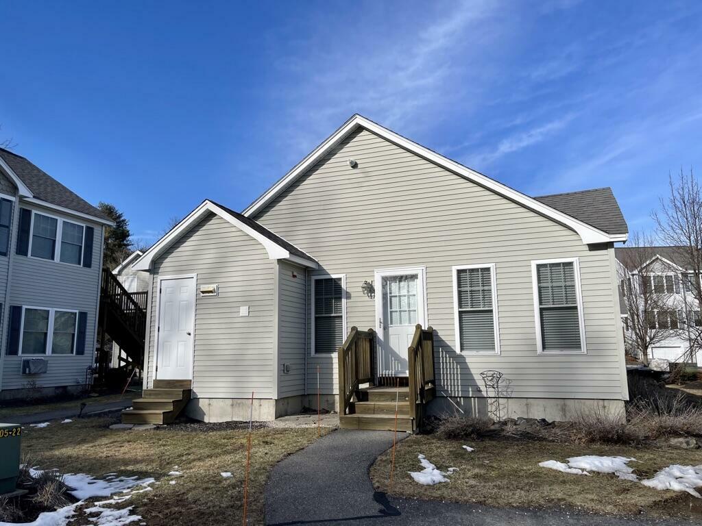 Property Photo: 35 Barefoot Cottage Road 107 ME 04090