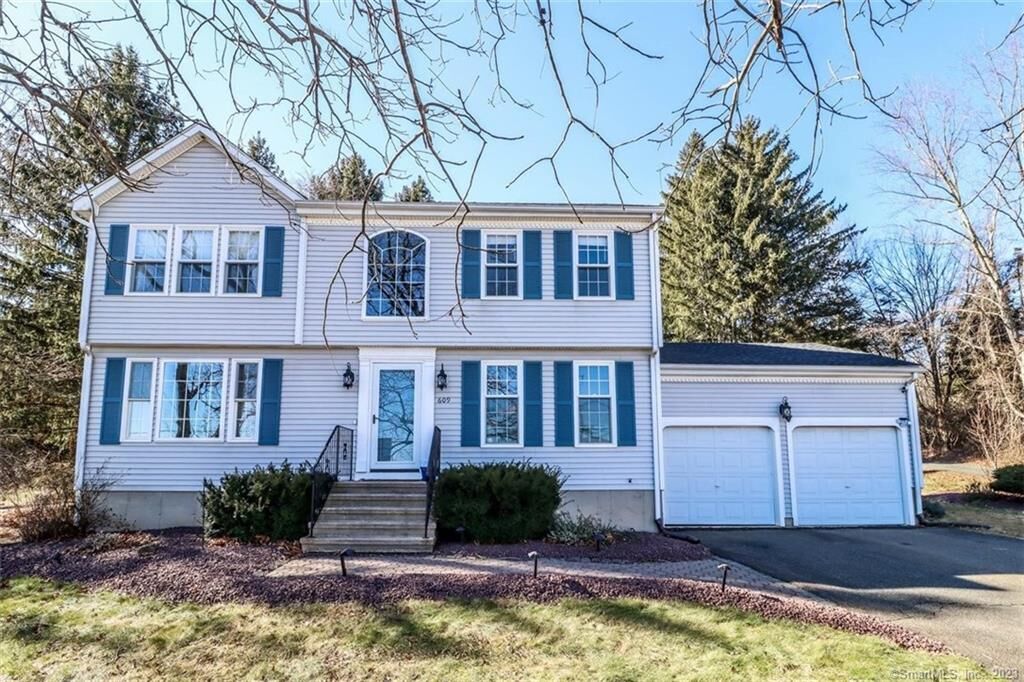 Property Photo:  609 Ridgewood Road  CT 06457 