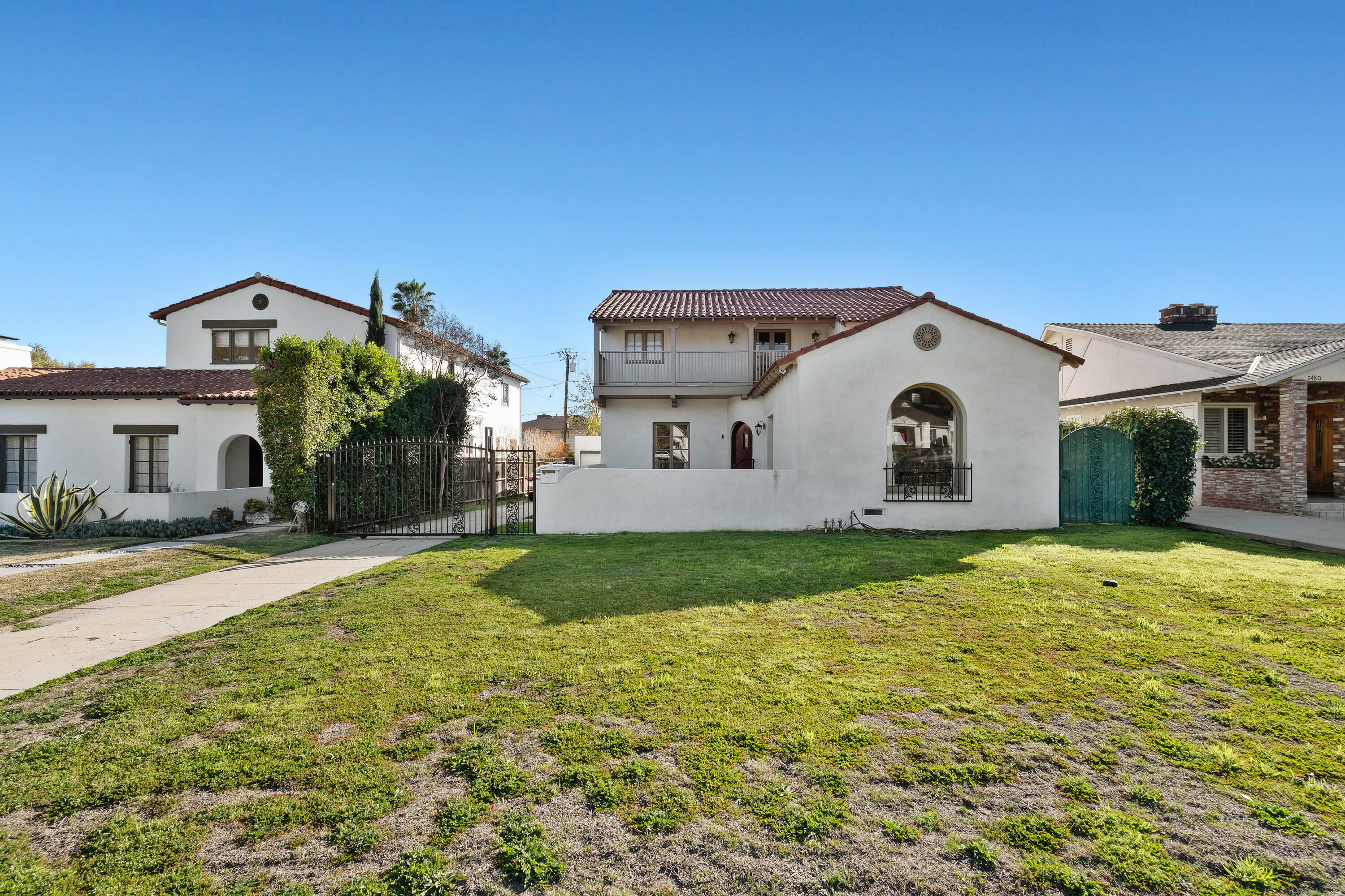 Property Photo:  2490 E Orange Grove Boulevard  CA 91104 