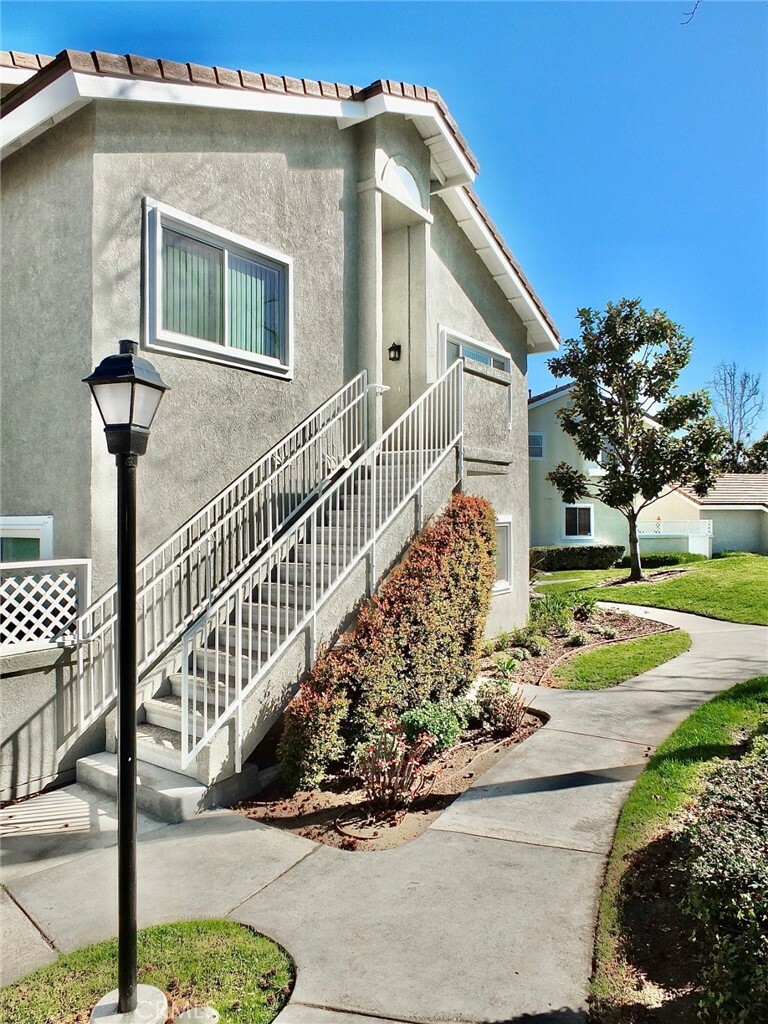 Property Photo: 549 N Springbrook N 72 CA 92614