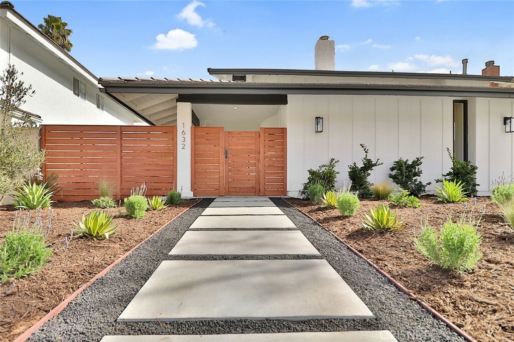 Property Photo:  1632 Camberwell Place  CA 91361 