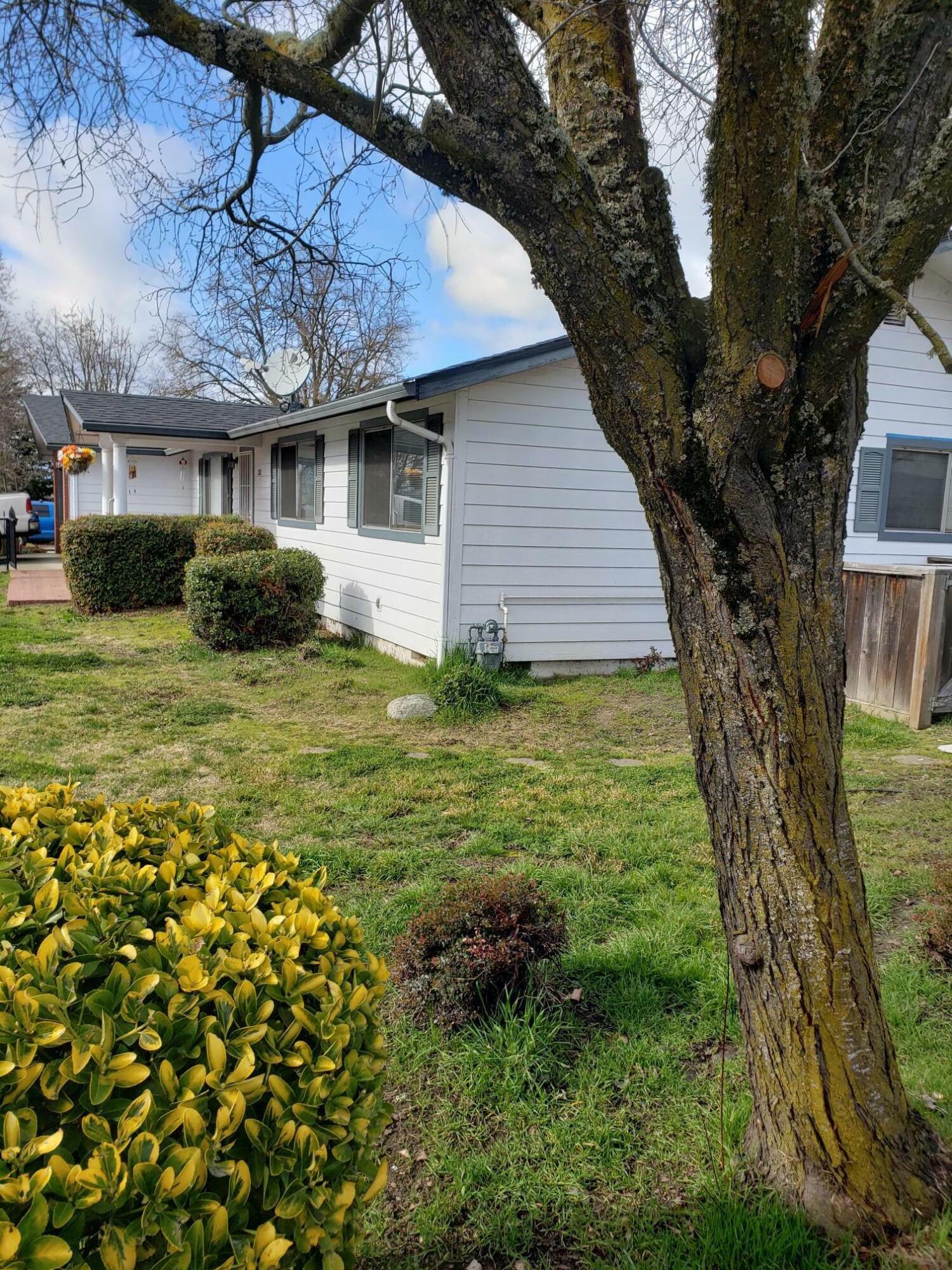 Property Photo: 1834 NE Fairview Avenue OR 97526