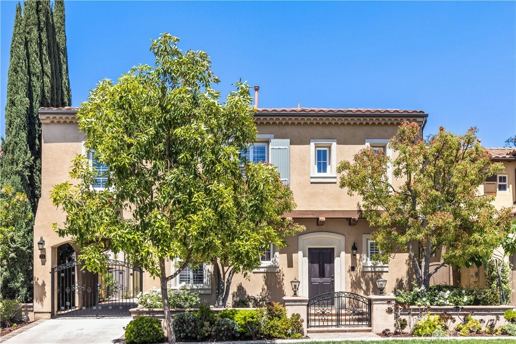 Property Photo:  25 Teak Bridge  CA 92620 