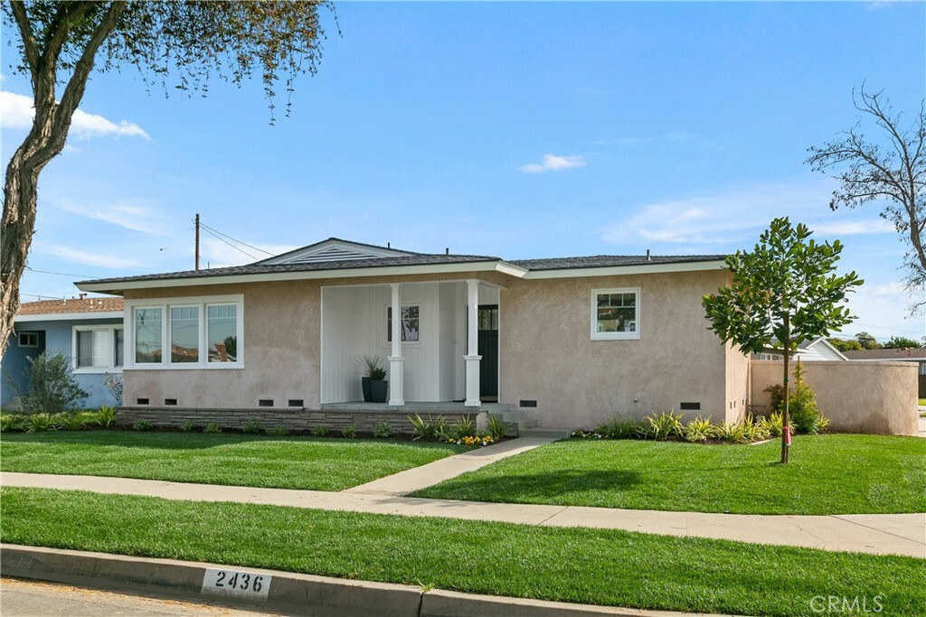 Property Photo:  2436 Palo Verde Avenue  CA 90815 