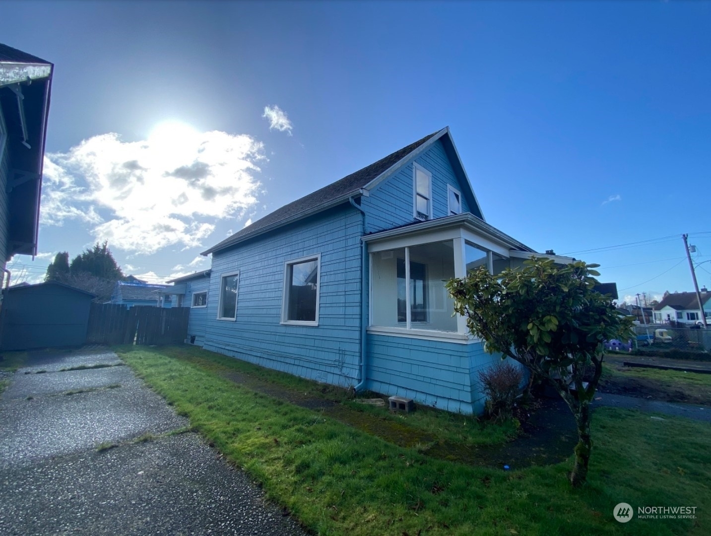 Property Photo:  915 W 2nd Street  WA 98520 