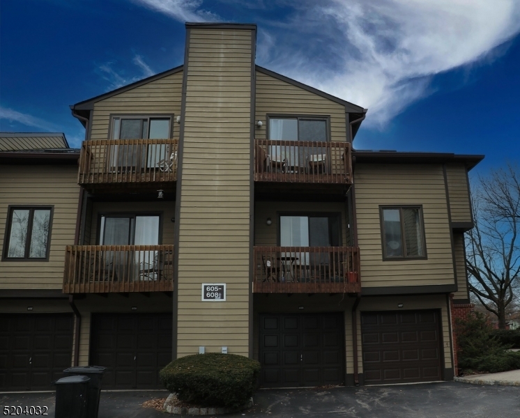 Property Photo: 608 Village Cmns NJ 08822