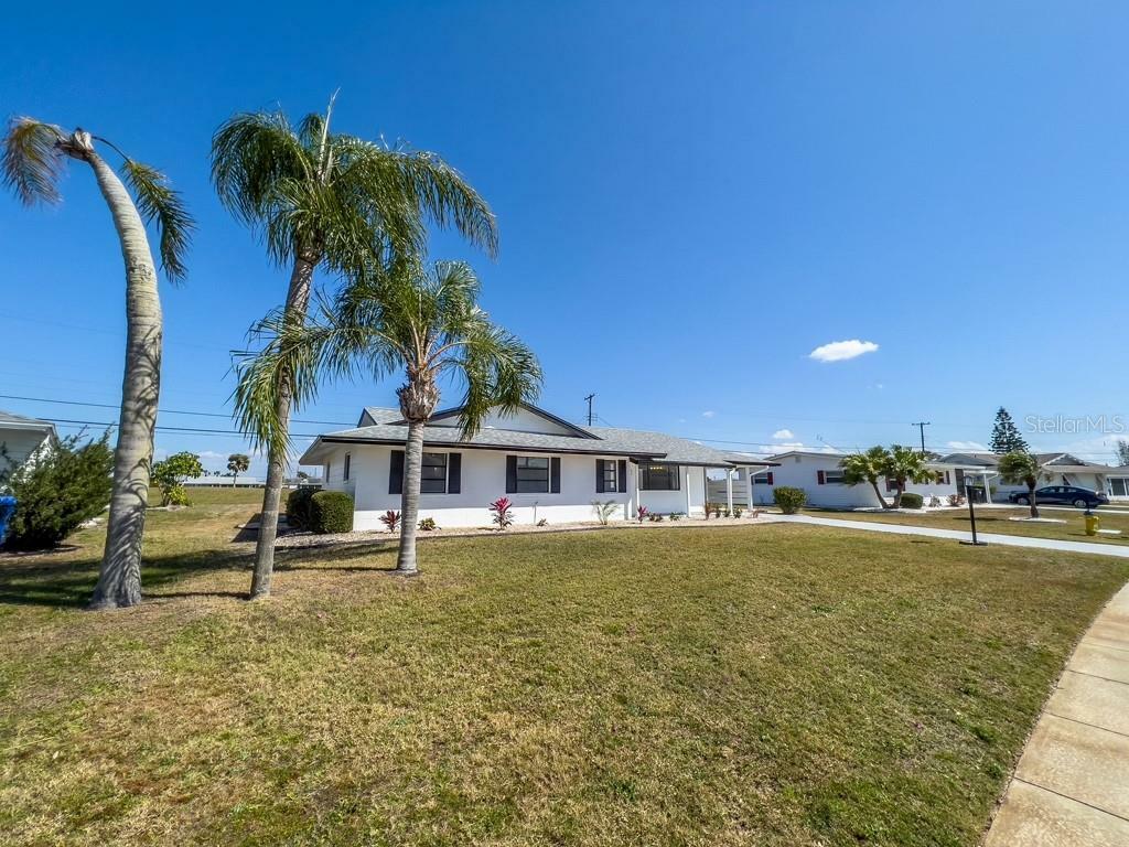 Property Photo:  1021 Augusta Drive  FL 33573 