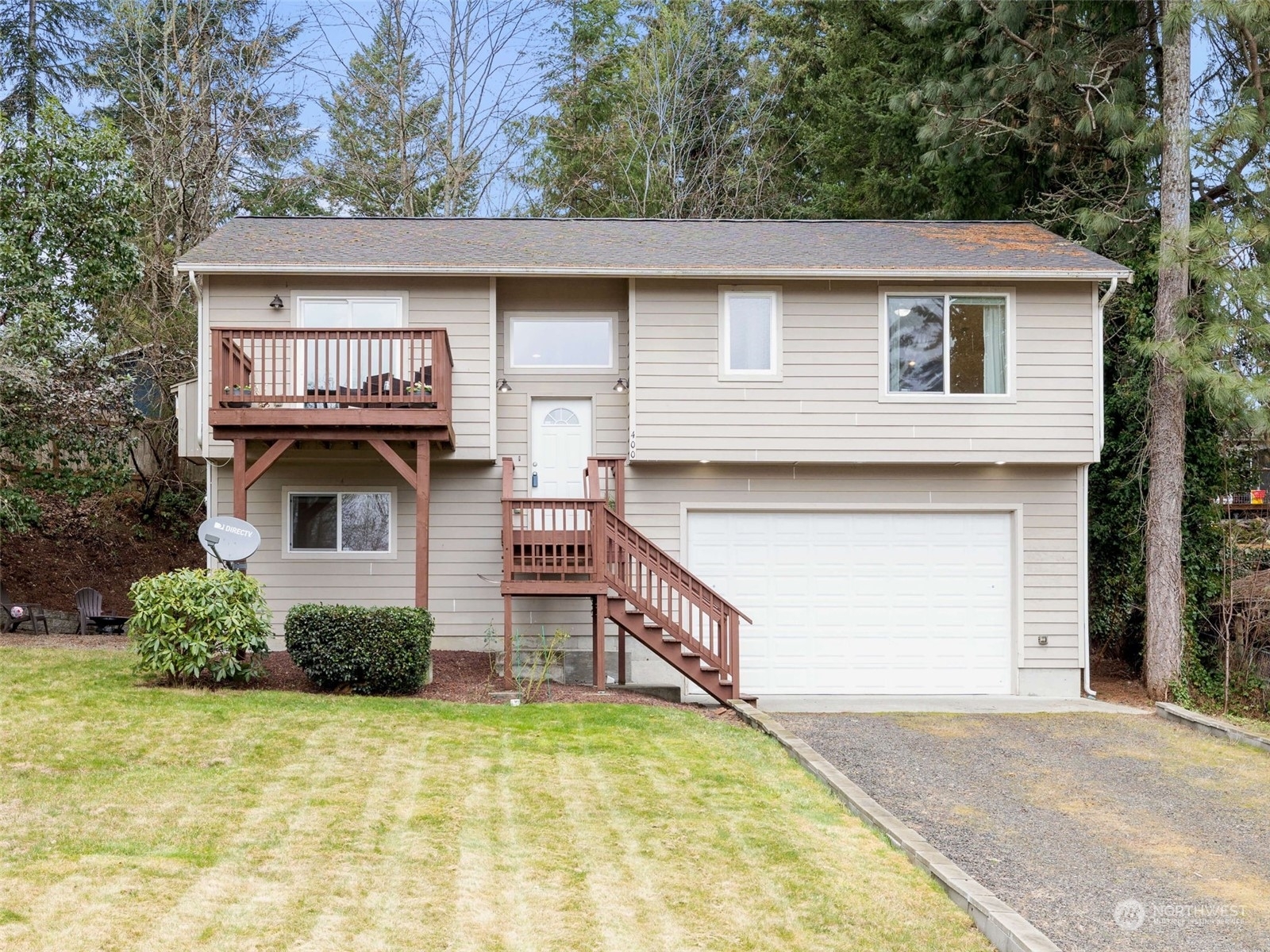 Property Photo:  400 NE Larson Boulevard  WA 98528 