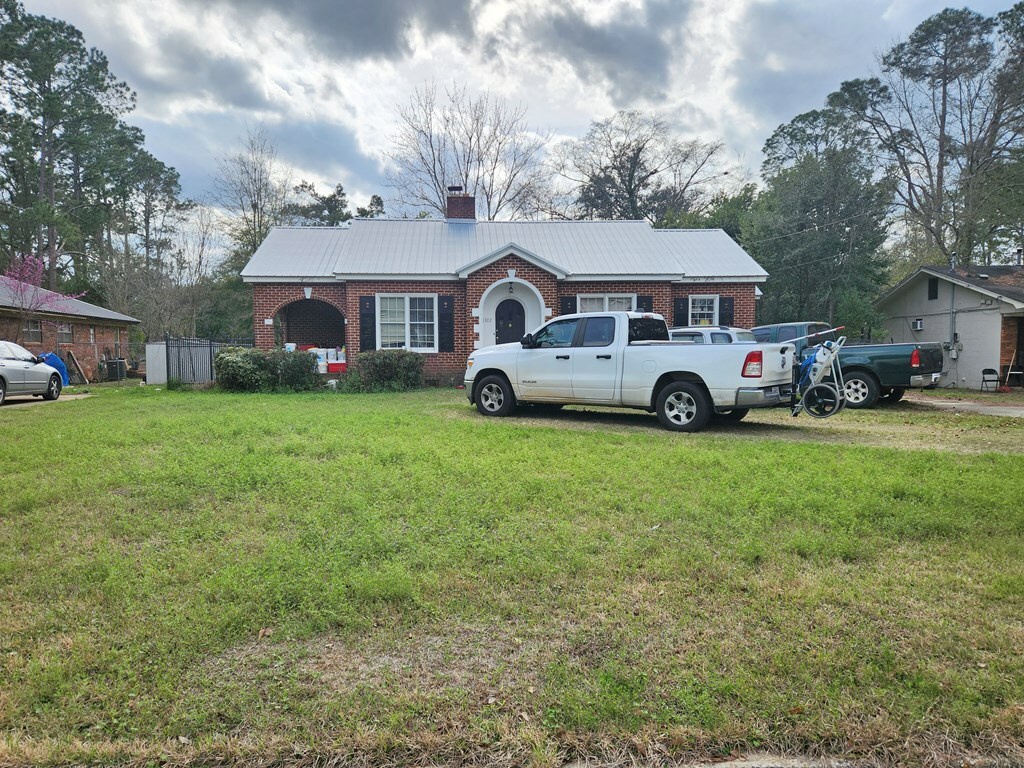 Property Photo:  1302 Baker Ave  GA 31701 