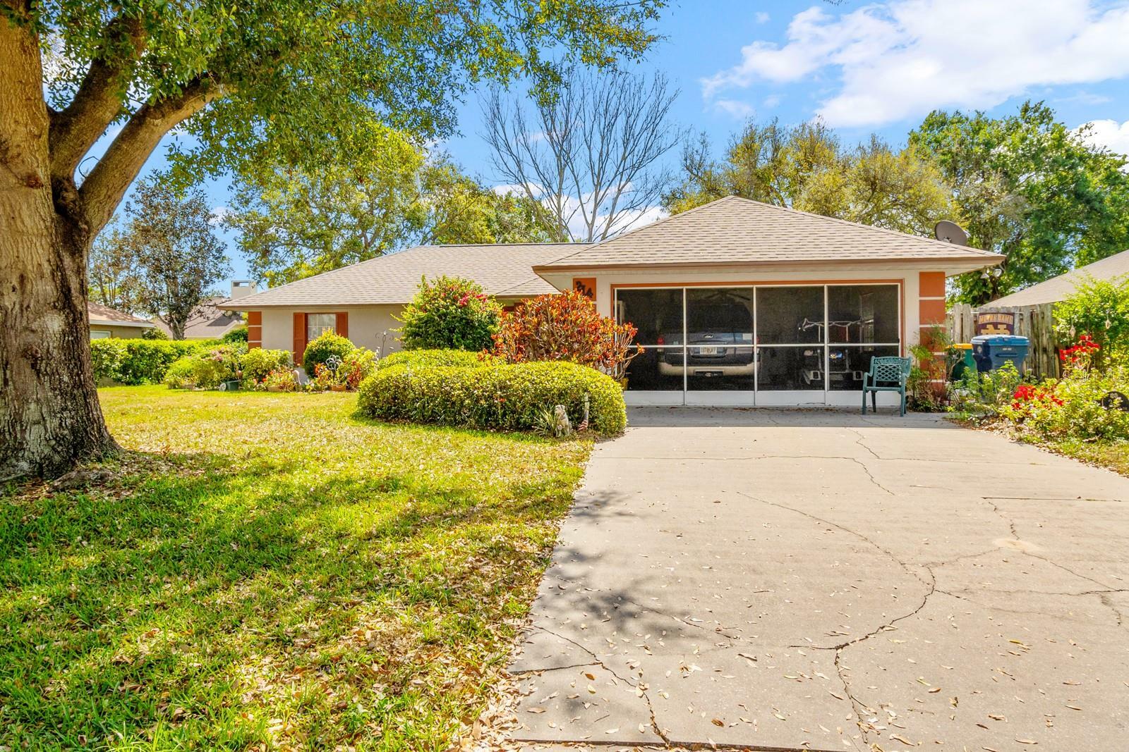 Property Photo: 214 Lakecrest Drive FL 32778