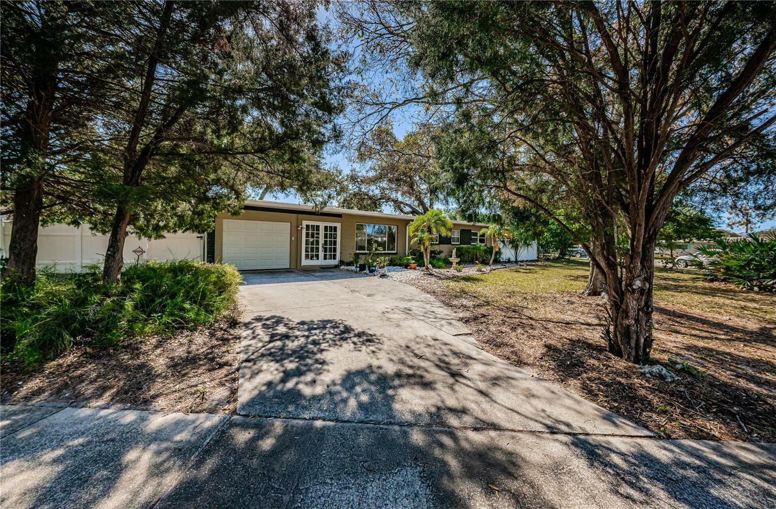 Property Photo:  7118 Quincy Lane  FL 33764 