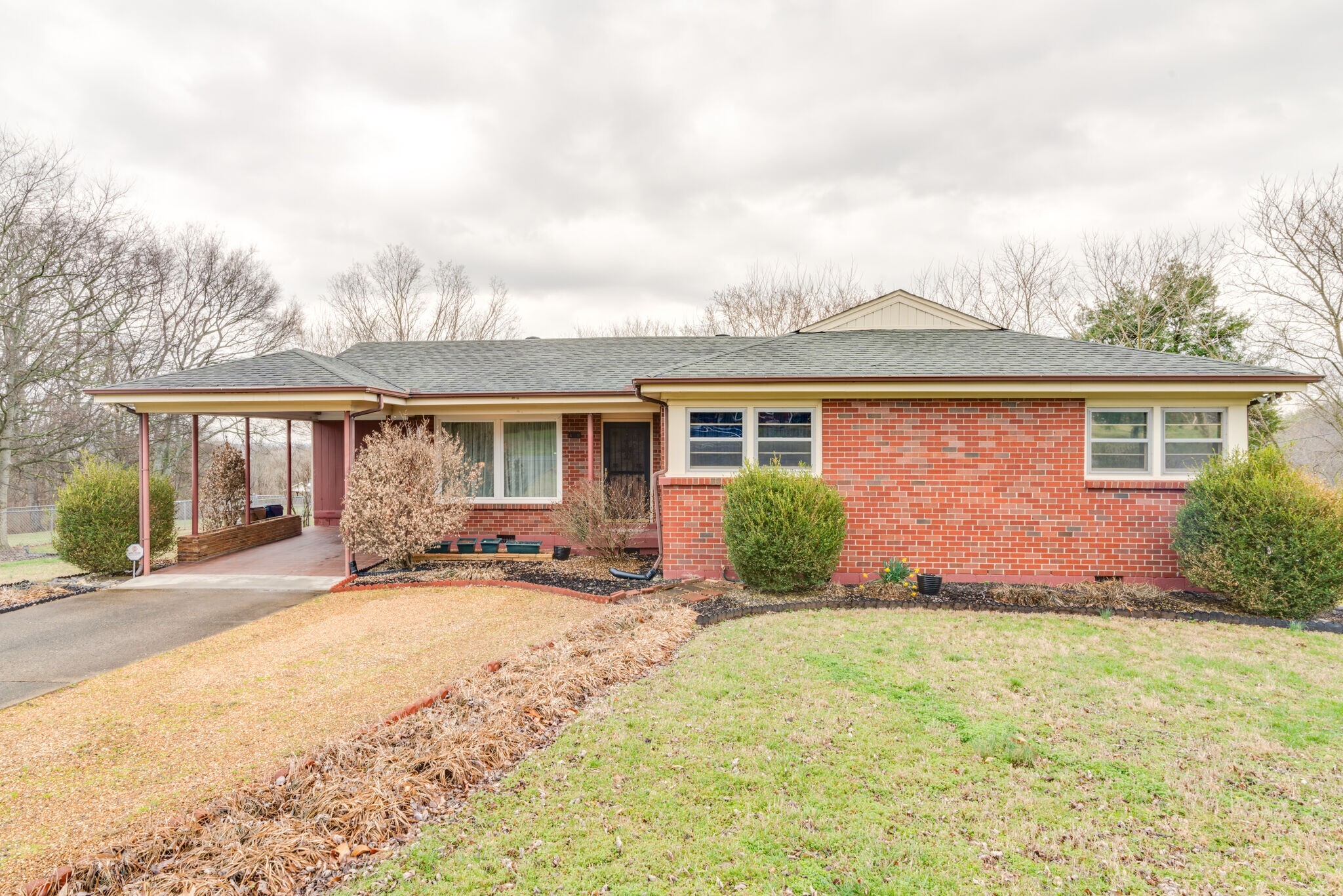 Property Photo: 408 Alta Loma Rd TN 37072