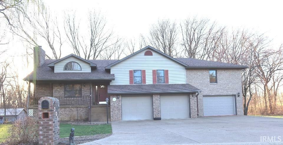 Property Photo:  301 Dogwood Place  IN 47620 