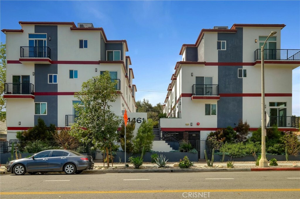 Property Photo:  4461 Tujunga Avenue 110  CA 91602 