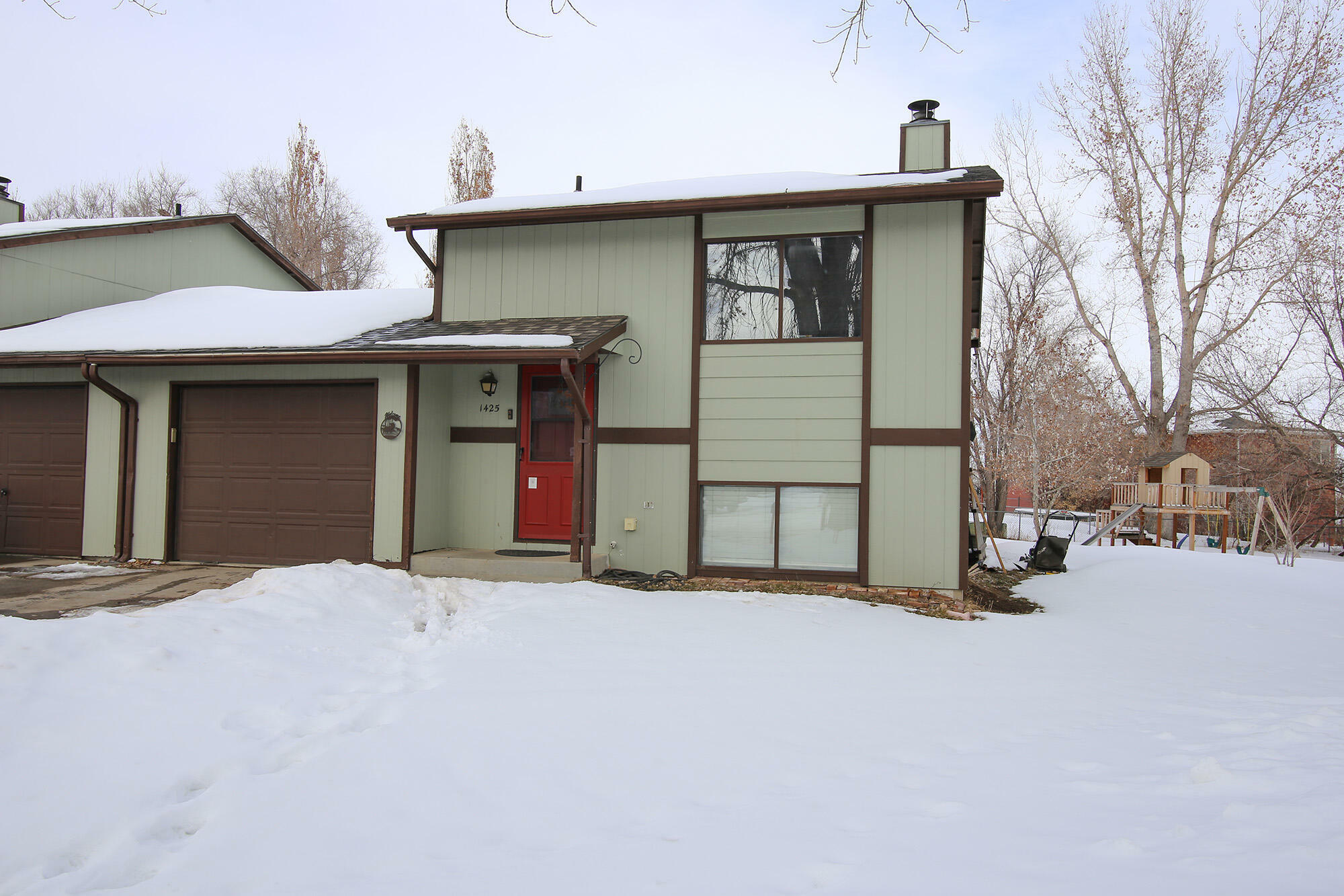 Property Photo:  1425 Ridgeway Avenue  WY 82801 