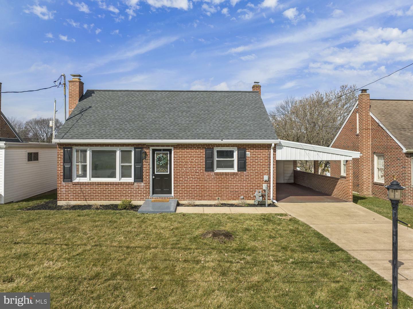 Property Photo:  243 Eastland Avenue  PA 17406 